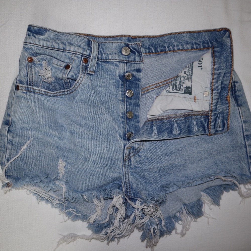 Levi’s W30 - denim high waisted shorts